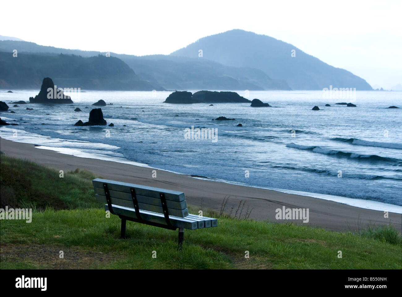 Parkbank vom Meer Pistol River State Park-Oregon-USA Stockfoto