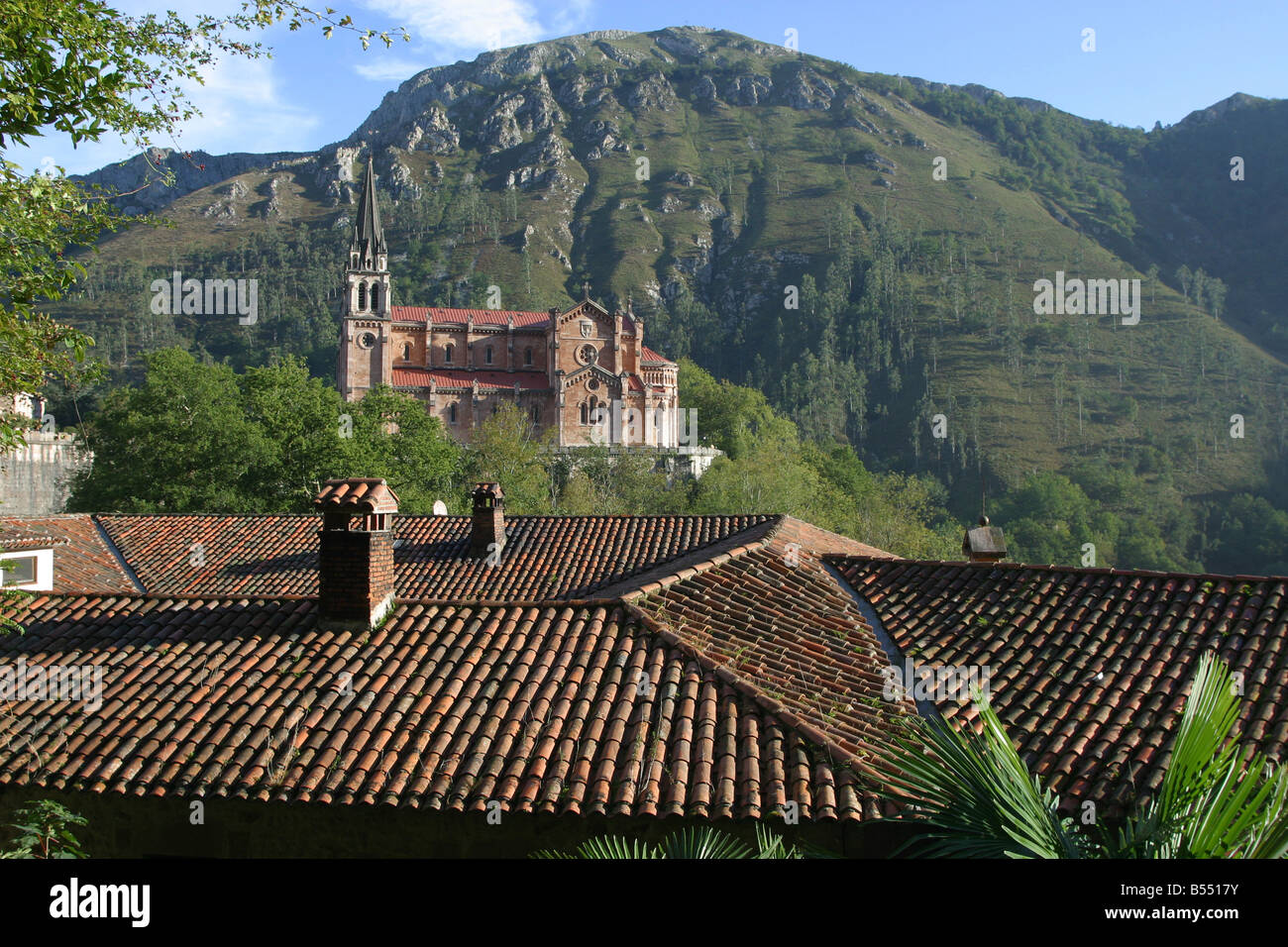 La Santa Cueva (heilige Höhle) Covadonga, Fürstentum Asturien, in der Nähe von Oviedo, Nordspanien. Horizontale 46434 Spain2004 Stockfoto