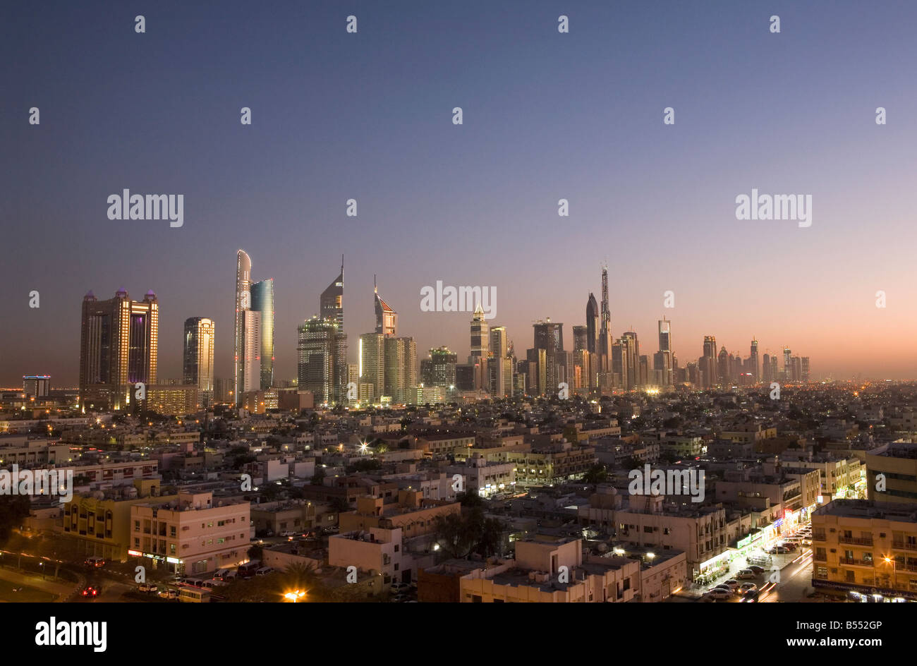 Dubai, Vereinigte Arabische Emirate. Sheikh Zayed Road skyline Stockfoto