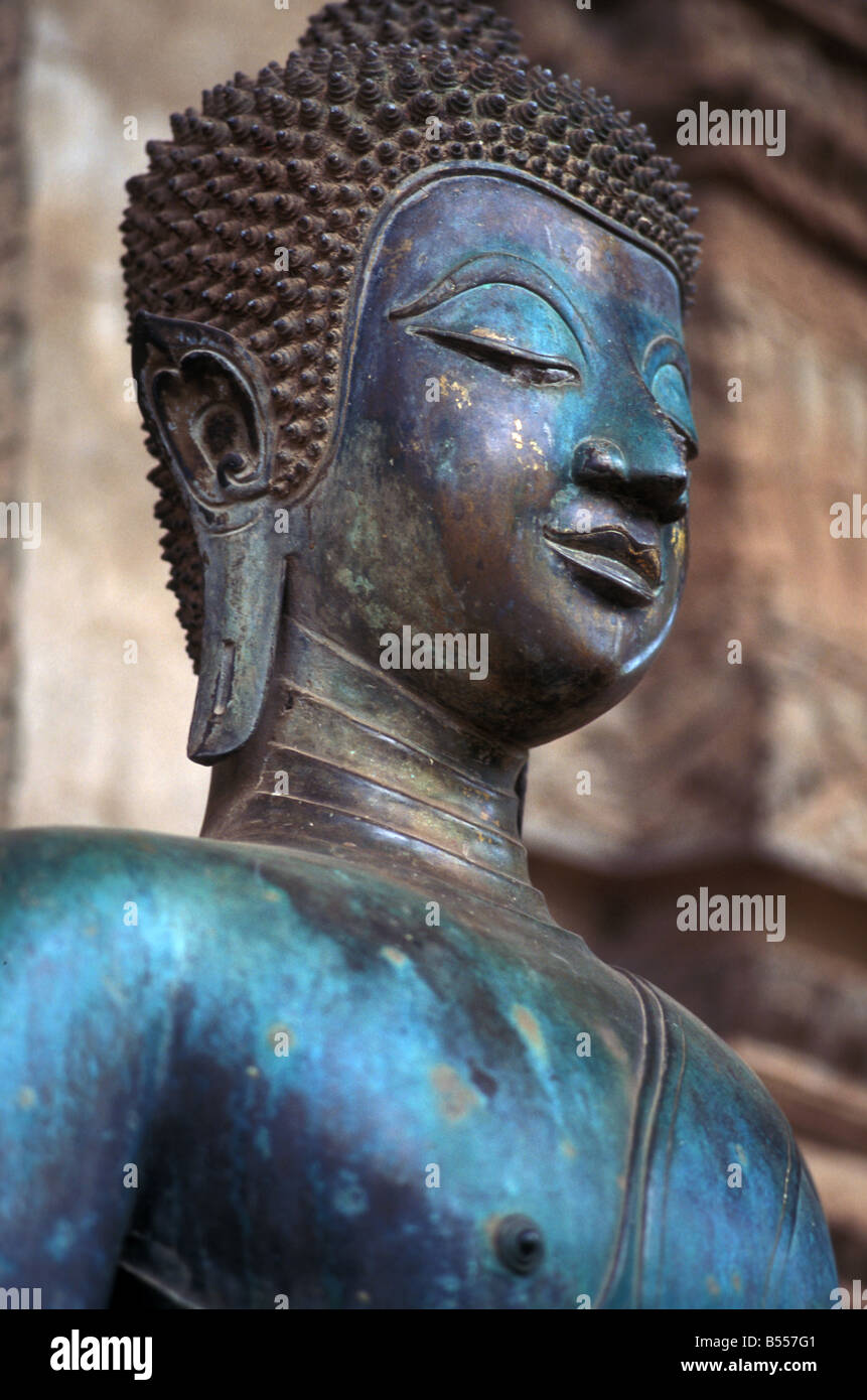 Bronze-Buddha Statue Wat Pha Kaew Vientiane laos Stockfoto