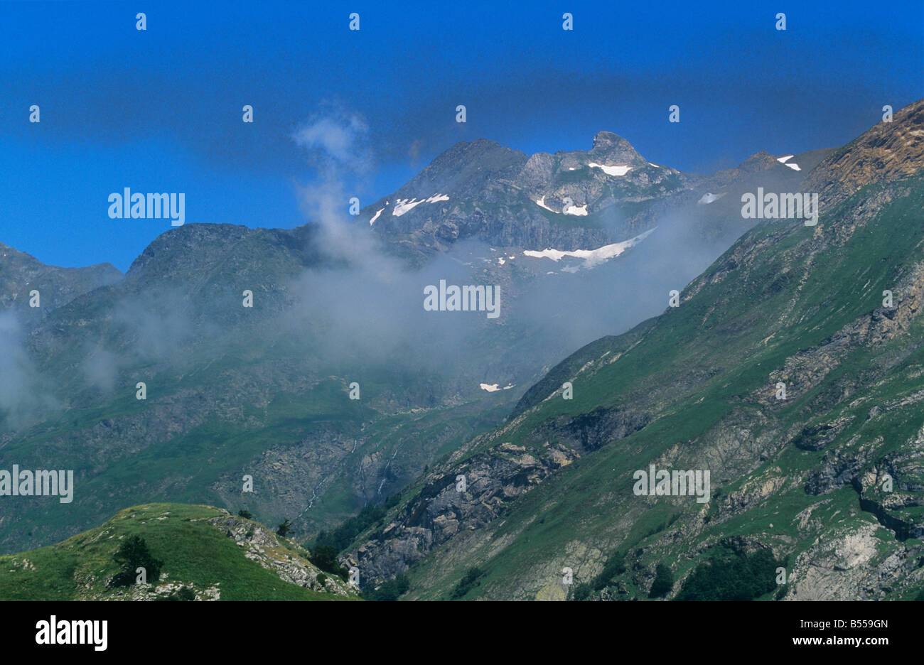 Blick auf den zentralen Pyrenäen in der Nähe von Somport Stockfoto