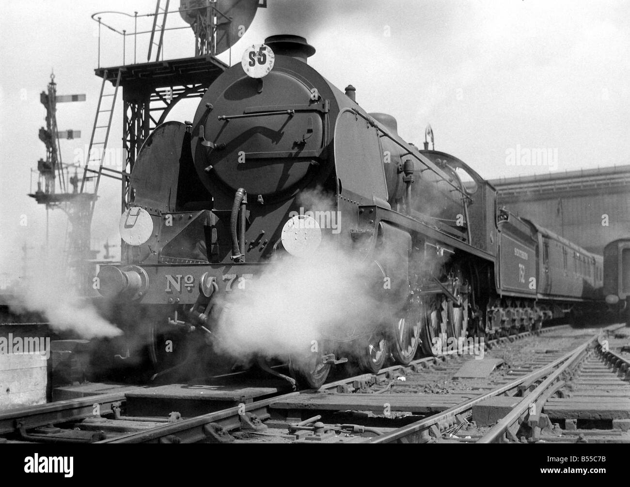 Südlichen Firma Dampfmaschine an der Waterloo Station auf London, 1932 &#13; &#10; Stockfoto