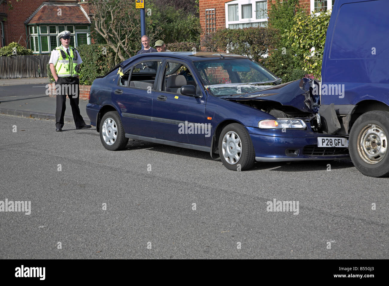 Polizei, die Teilnahme an Verkehrsunfall Felixstowe Suffolk England Stockfoto