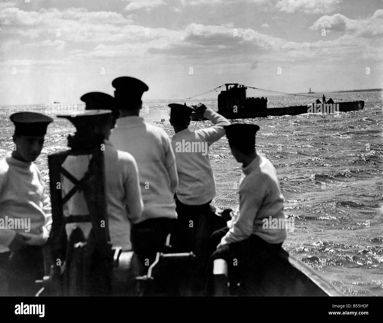 Neue Rekruten an Bord ihre erste u-Boot gehen. Juni 1943 P012193 Stockfoto