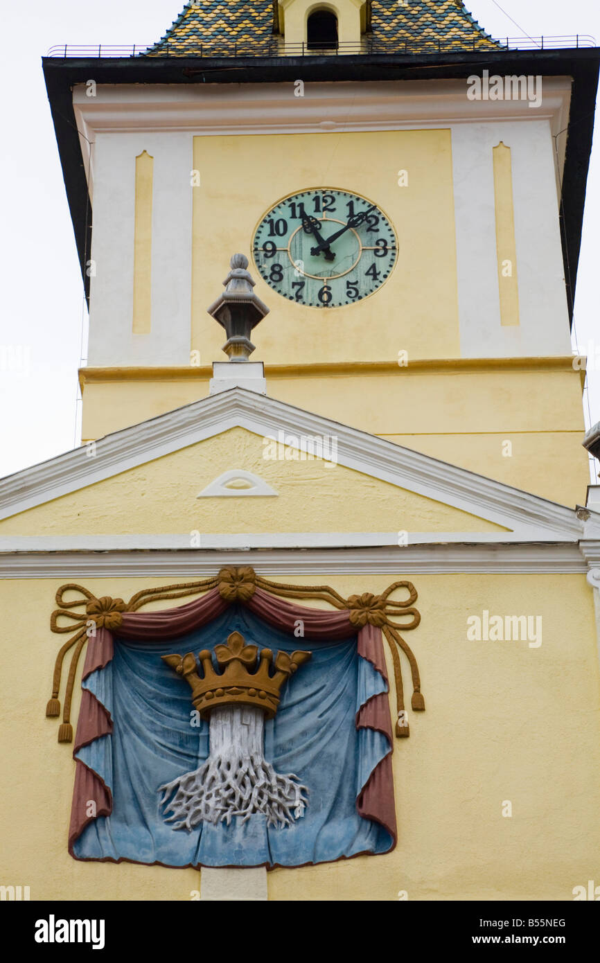 Brasov Siebenbürgen Rumänien Europa Trompeter Turm und Uhr im 15. Jahrhundert alten Rathaus Casa Sfatului Stockfoto