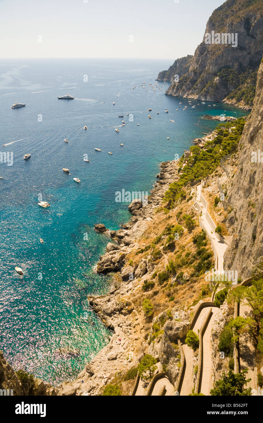 Blick hinunter auf die Via Krupp und in Richtung Marina Piccola, Capri, Italien Stockfoto