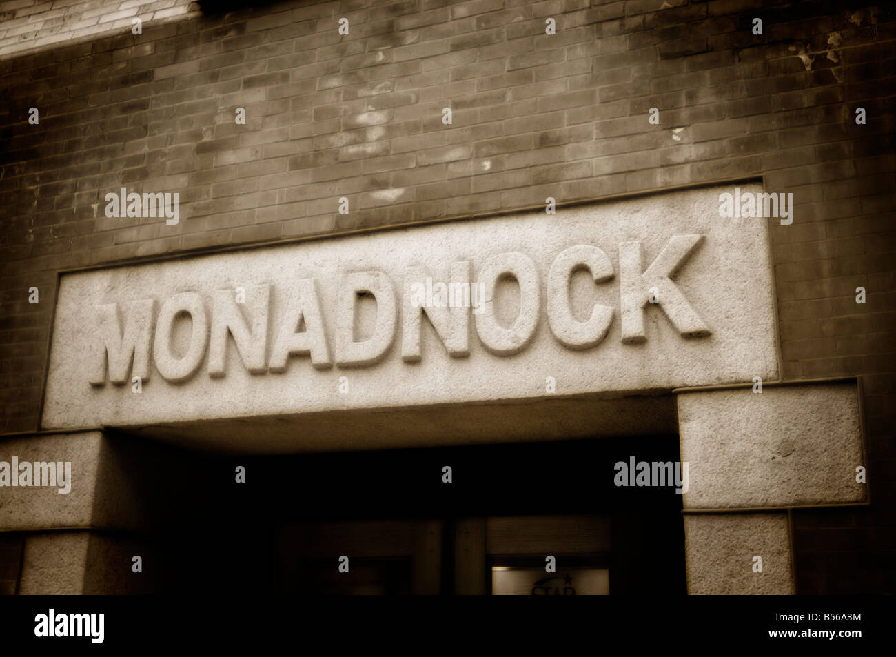 Ostfassade des Monadnock Gebäude (historische Proto Wolkenkratzer im Jahr 1893 fertig). Dearborn St. Die Schleife. Chicago. Illinois. USA Stockfoto