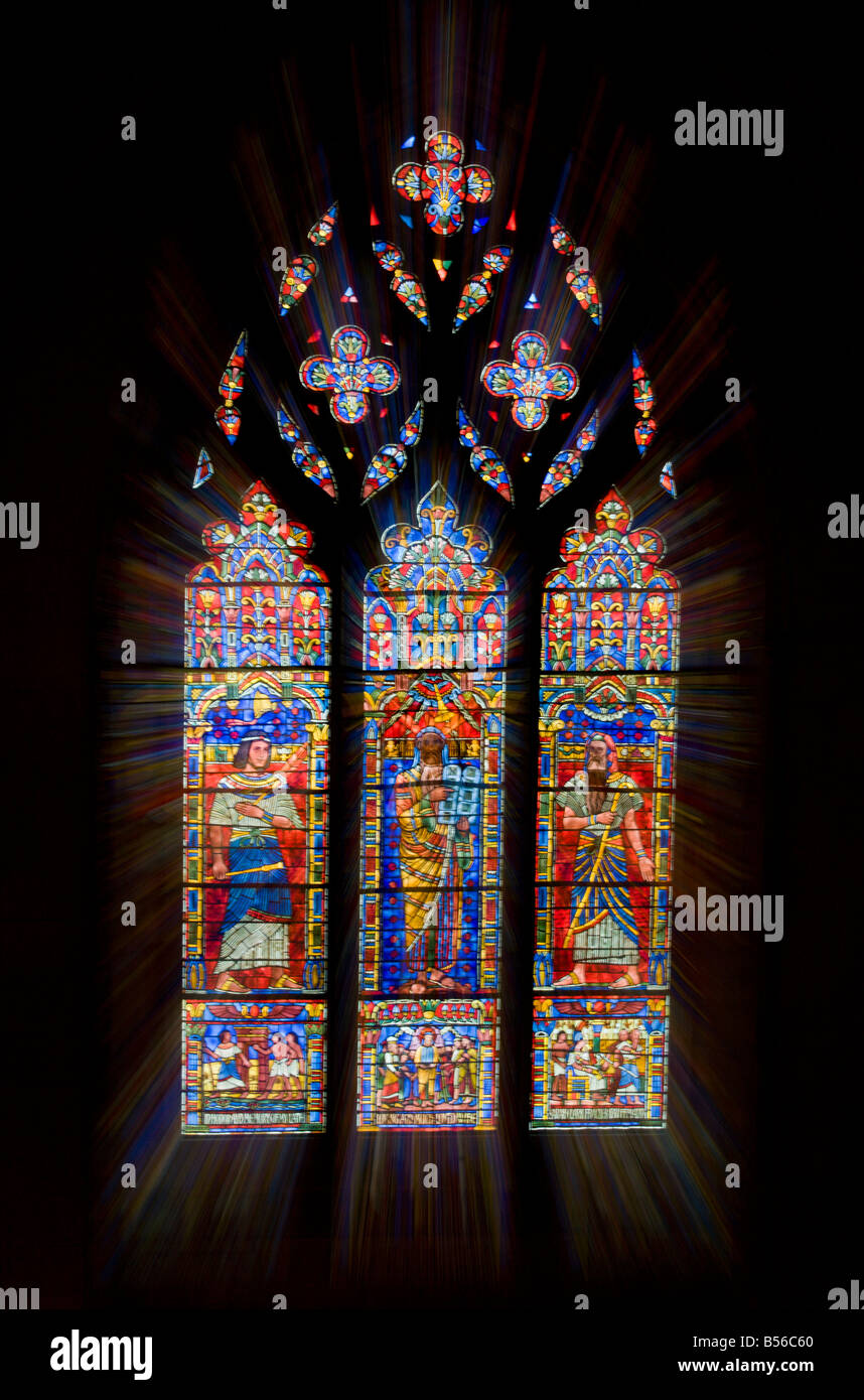 Zoomen Sie platzen der ein Glasfenster in der Washington National Cathedral in Washington DC Stockfoto