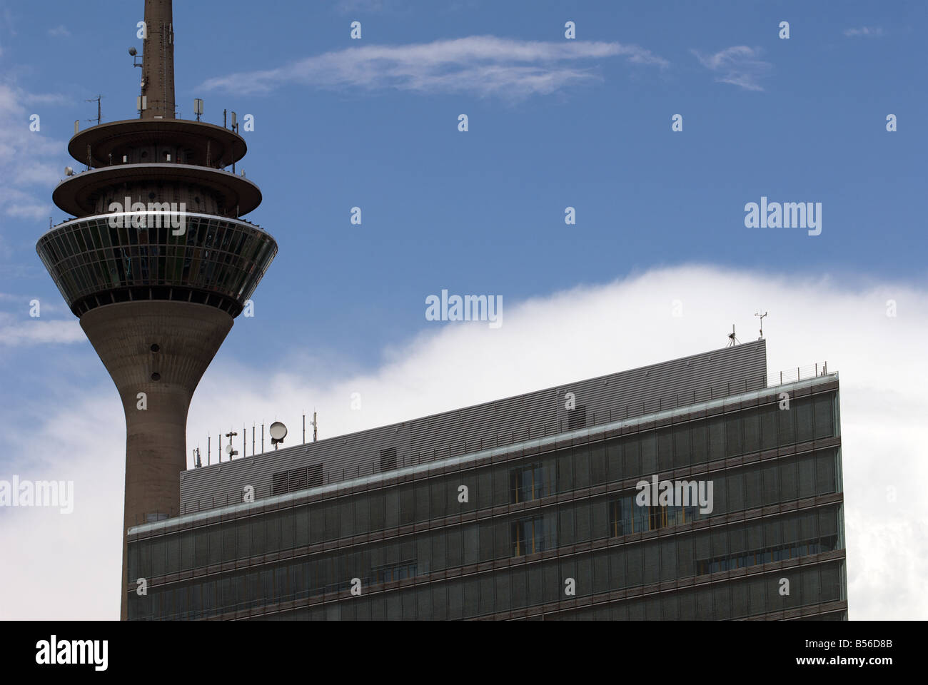 Stadttor-Tor, eine umweltfreundliche lokale Regierung Gebäude, Düsseldorf, Nordrhein-Westfalen, Deutschland. Stockfoto