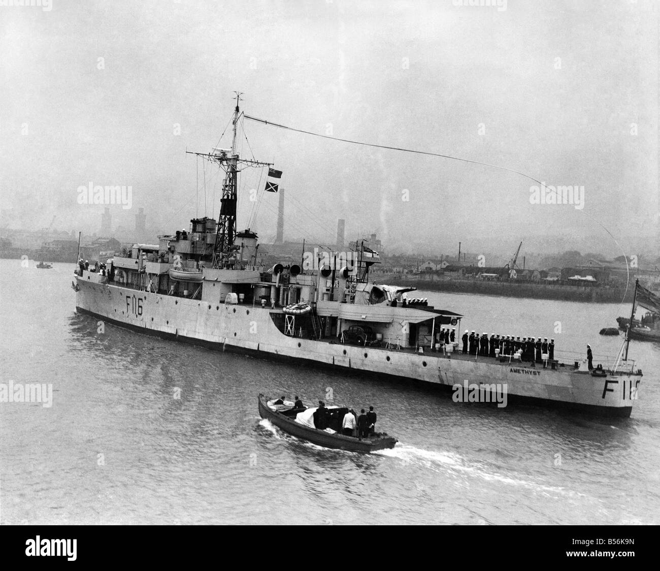 Marine Kriegsschiffe: H. M. S. Amethyst kommt in Plymouth. P009237 Stockfoto