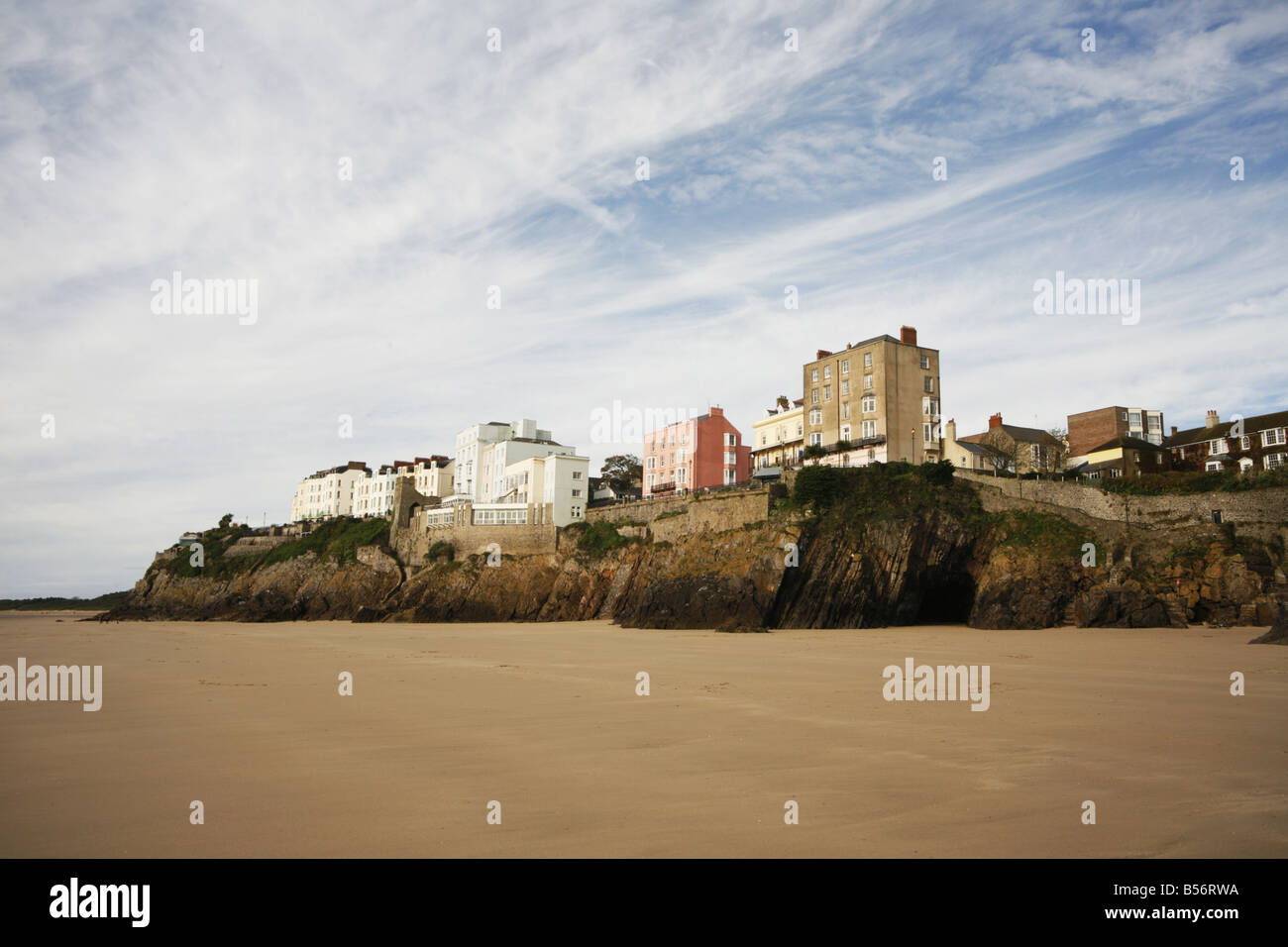 Viktorianische Häuser mit Blick auf den Strand von Tenby Pembrokeshire, Wales Stockfoto