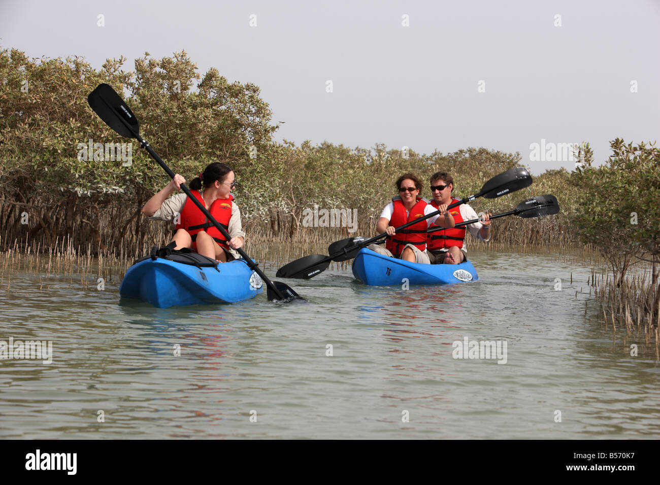 Kajak Tour im privaten Wildreservat Sir Bani Yas Insel im Persischen Golf in der Nähe von Abu Dhabi Vereinigte Arabische Emirate Stockfoto