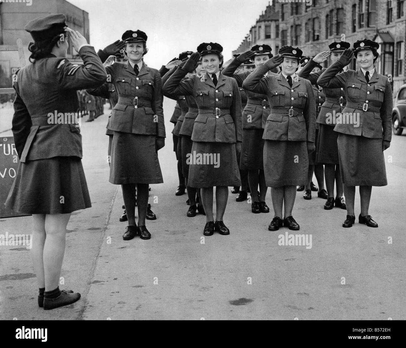 Zweiter Weltkrieg Frauen Sechshundert Polinnen Sind In Diesem Land Haben Verbrachte Einen Grossteil Ihrer Zeit In Russland Persien Und Afrika Nach Seiner Flucht Aus Polen An Die Waaf Angekommen Mutter Und Tochter