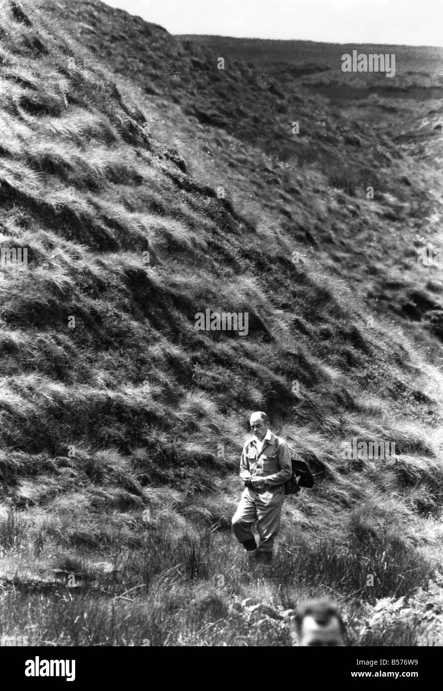 Detective Chief Superintendent Peter Topping gesehen hier auf Saddleworth Moor suchen die zwei zusätzlichen Einrichtungen Myra Hindley Stockfoto