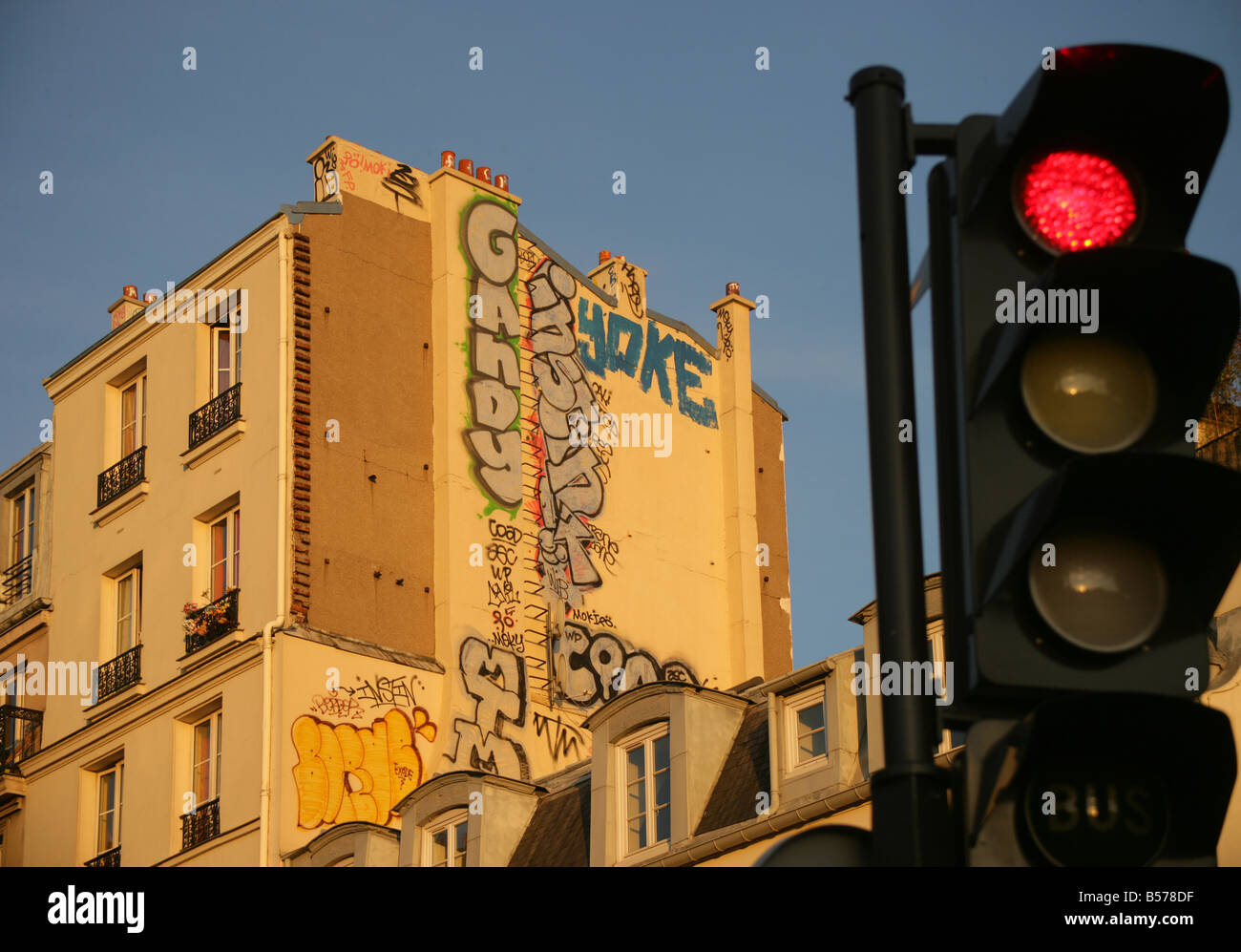 Graffiti an der Wand in der Bastille 12. Arrondissement Paris Stockfoto