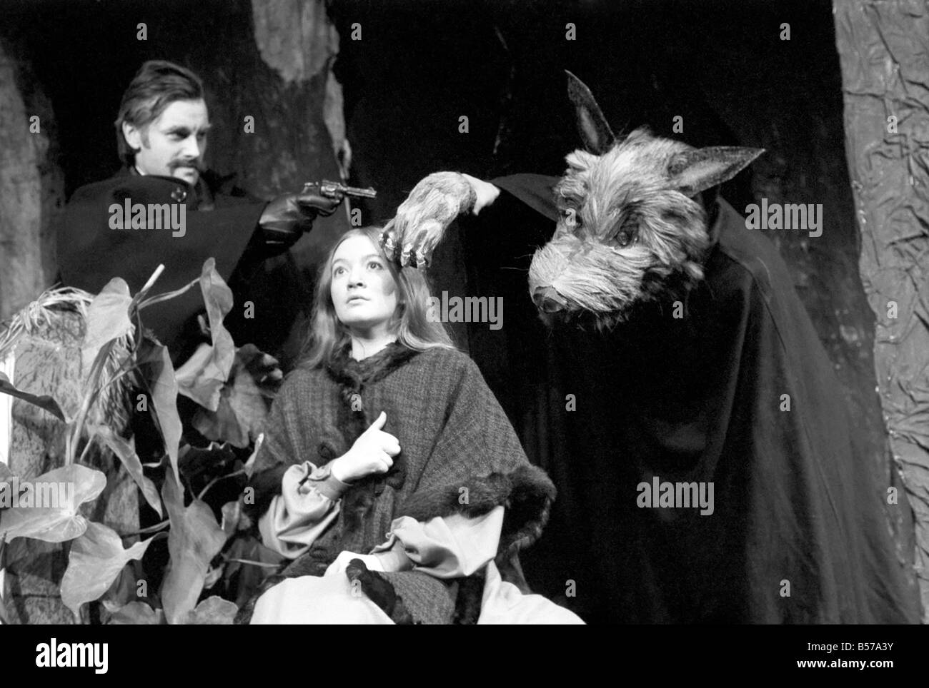 Werwolf-Spiel: Die Stunde des Werwolfs auf das Einhorn Kindertheater. Januar 1975 75-00400-001 Stockfoto