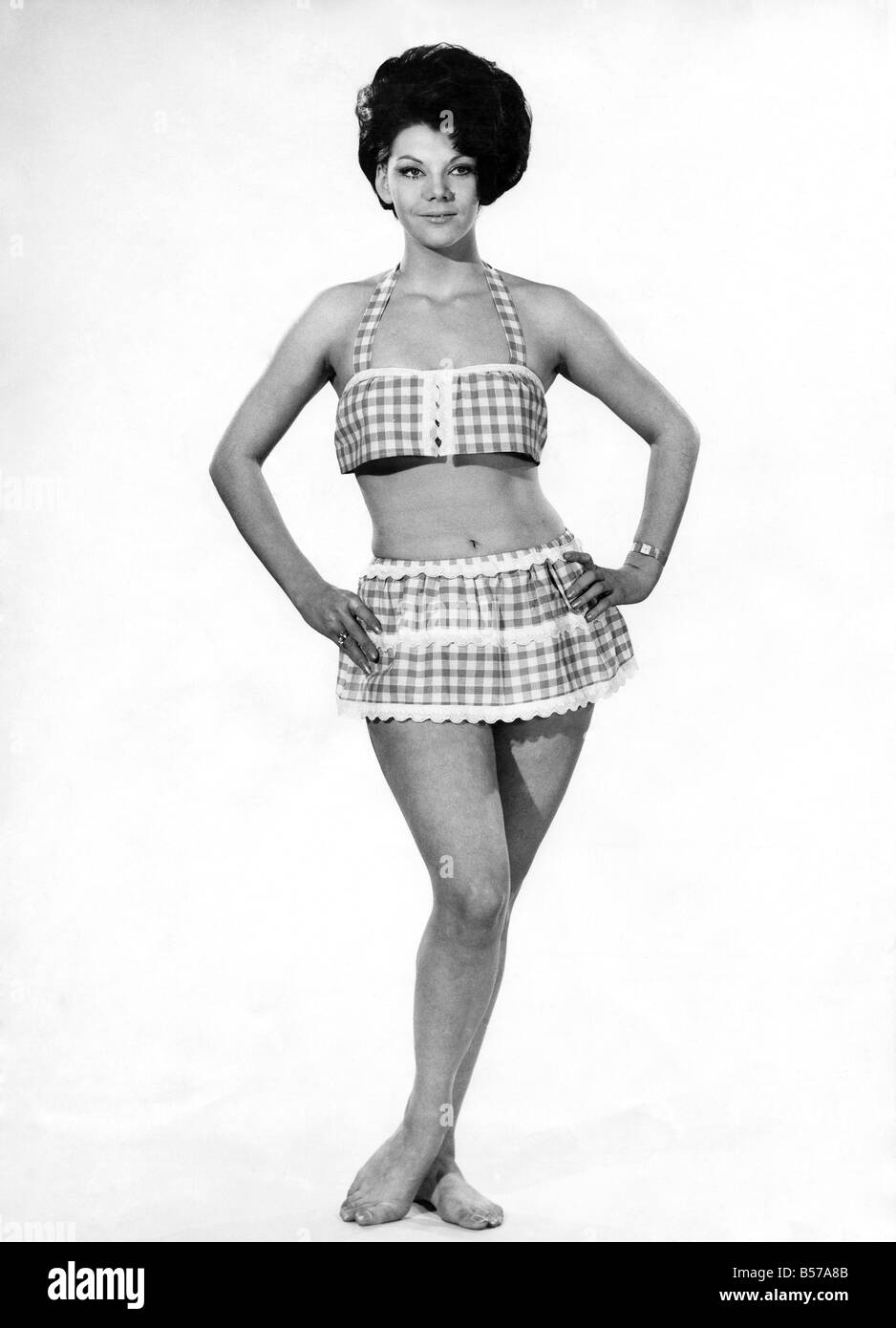 Tagwache Moden 1966: Jo-Ann Asher Modellierung Beachwear. Mai 1966 P006653 Stockfoto