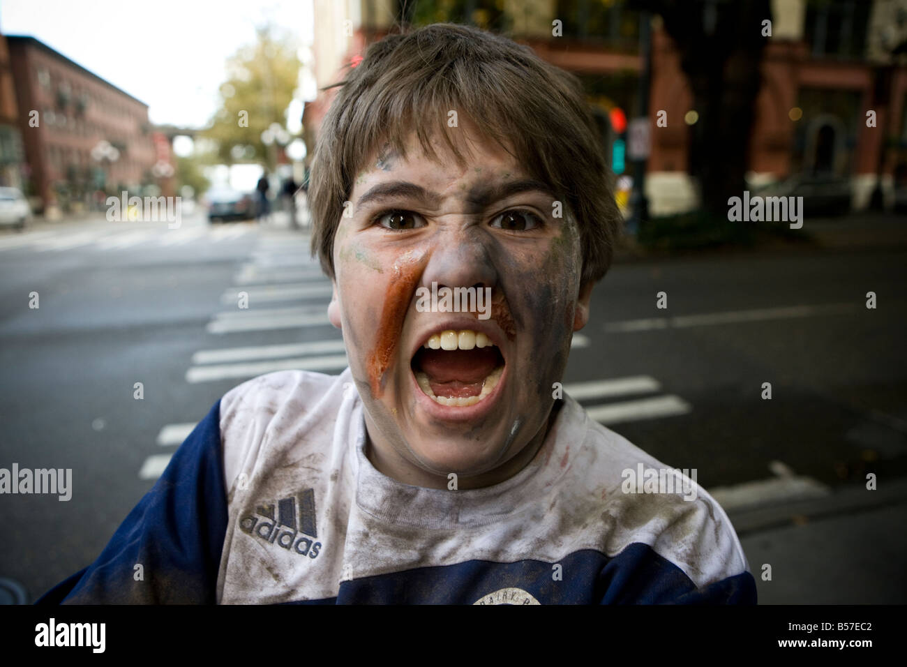 Am 25. Jahrestag des Jacksons Thriller video sammeln Seattle Zombies im Occidental Park um eine Thriller-Tanz-Veranstaltung. Stockfoto