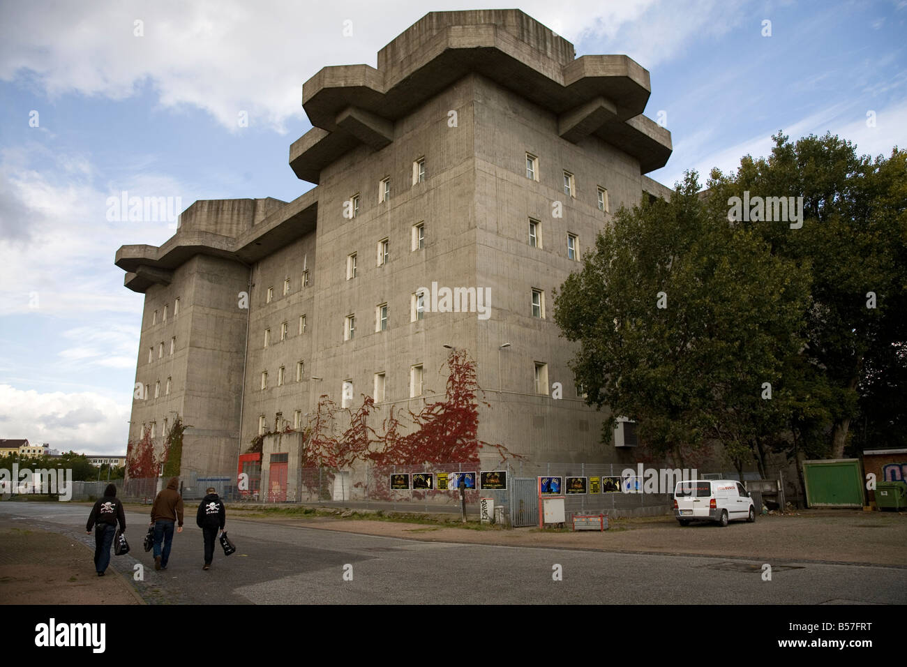 Ein Beton bunker Weltkrieg zwei in Feldstrasse, zwischen dem Stadtteil St. Pauli und Schanzenviertel in Hamburg, Deutschland. Stockfoto