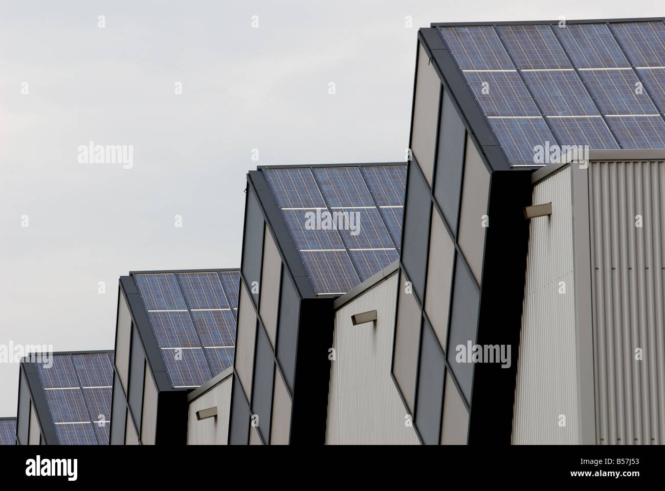 Shell Solar-Panels ausgestattet, um ein Sport-ce auf der Welt größte solarbetriebene Wohnsiedlung, Nieuwland, Amersfoort, Niederlande Stockfoto