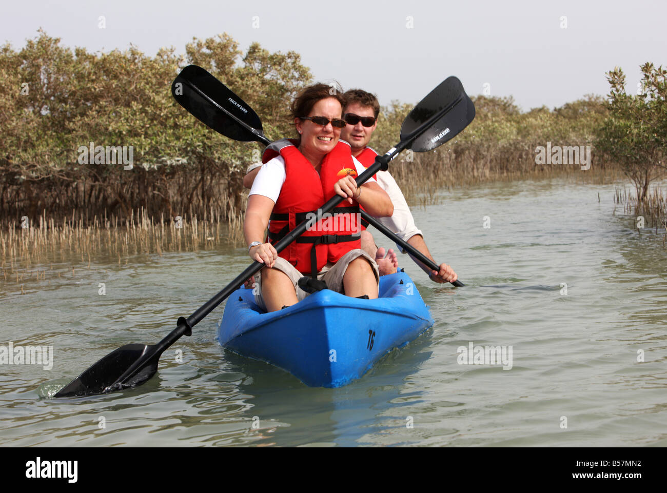 Kajak Tour im privaten Wildreservat Sir Bani Yas Insel im Persischen Golf in der Nähe von Abu Dhabi Vereinigte Arabische Emirate Stockfoto