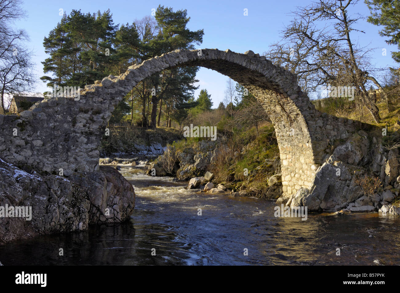 Alte Brücke Lastesel, Carrbridge, Highlands, Schottland, Vereinigtes Königreich, Europa Stockfoto