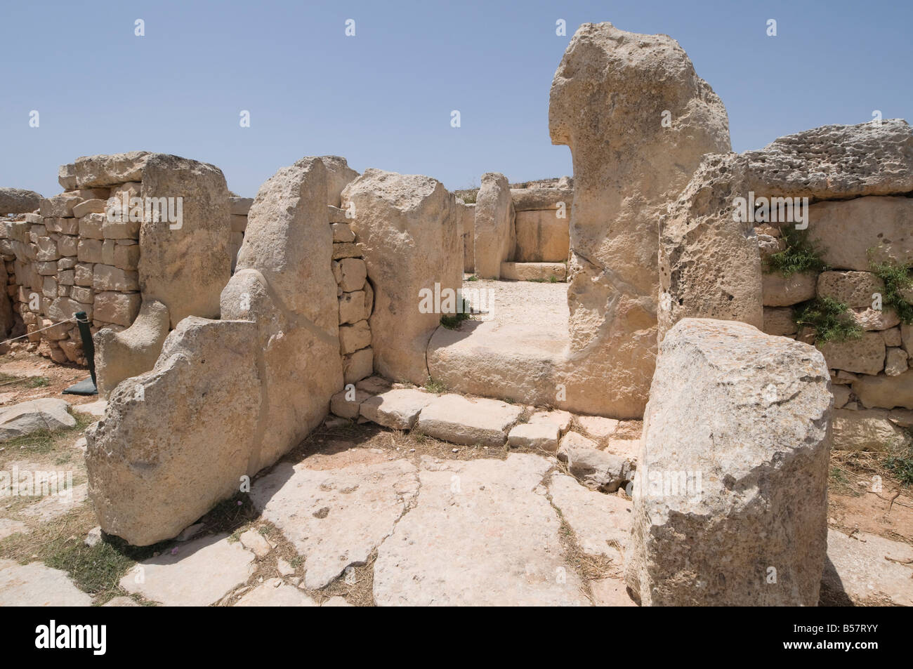 Mnajdra, einen megalithischen Tempel, errichtet am Ende des dritten Jahrtausends v. Chr., UNESCO-Weltkulturerbe, Malta, Europa Stockfoto
