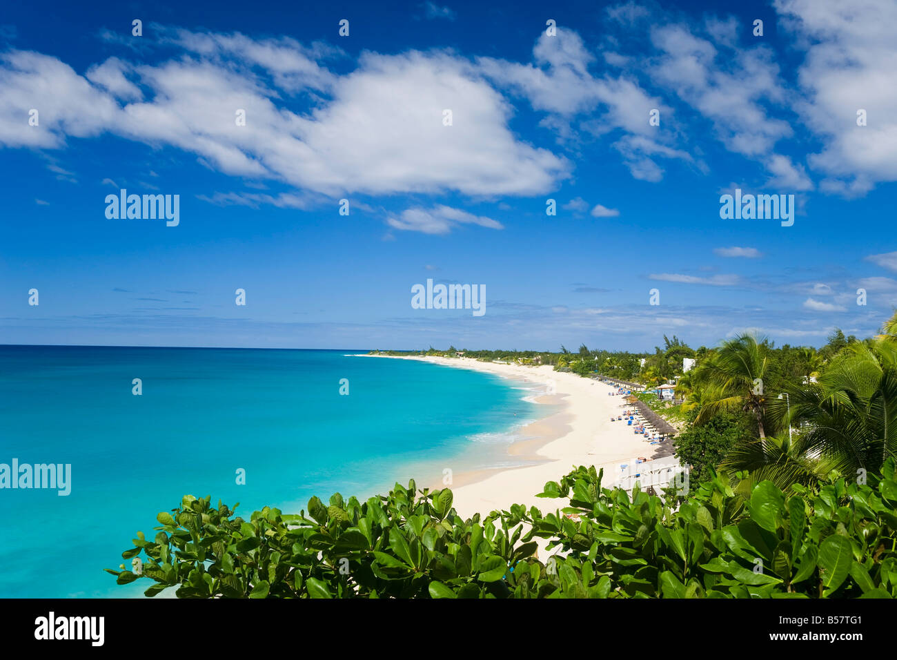 Erhöhten Blick auf Strand Baie Longue (Long Bay), St. Martin, Leeward-Inseln, West Indies, Karibik, Mittelamerika Stockfoto