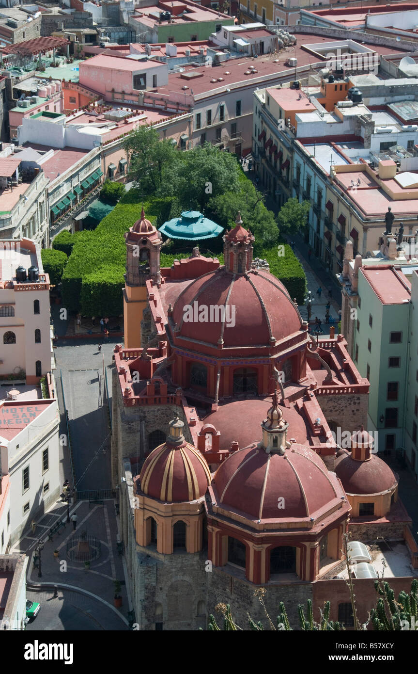 Ansicht der Stadt vom Pipila Denkmal mit Iglesia de San Diego Kirche, Guanajuato, Bundesstaat Guanajuato, Mexiko Stockfoto