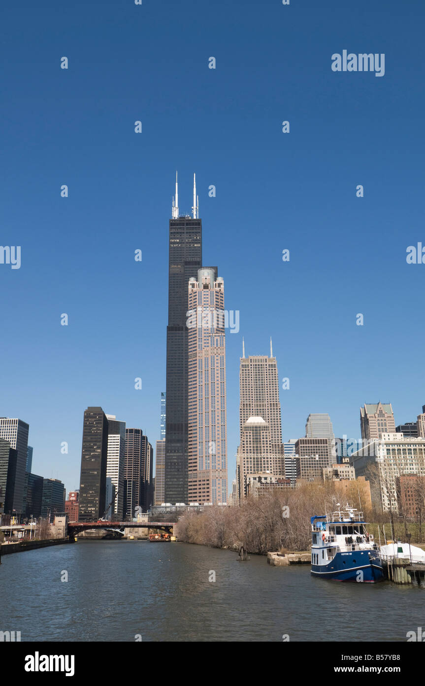 Sears Tower am South Chicago River, Chicago, Illinois, Vereinigte Staaten von Amerika, Nordamerika Stockfoto
