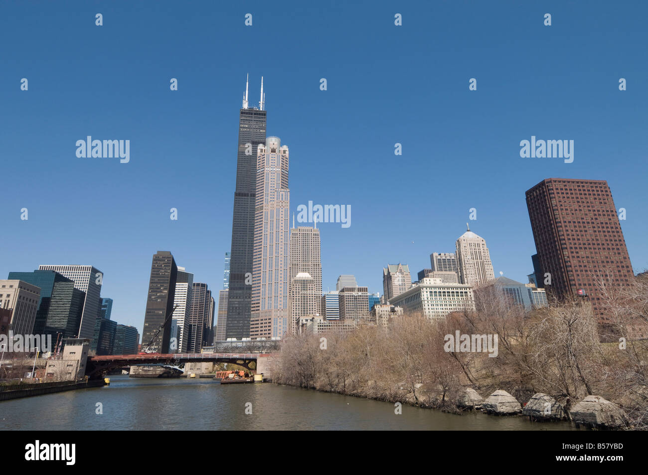 Sears Tower am South Chicago River, Chicago, Illinois, Vereinigte Staaten von Amerika, Nordamerika Stockfoto