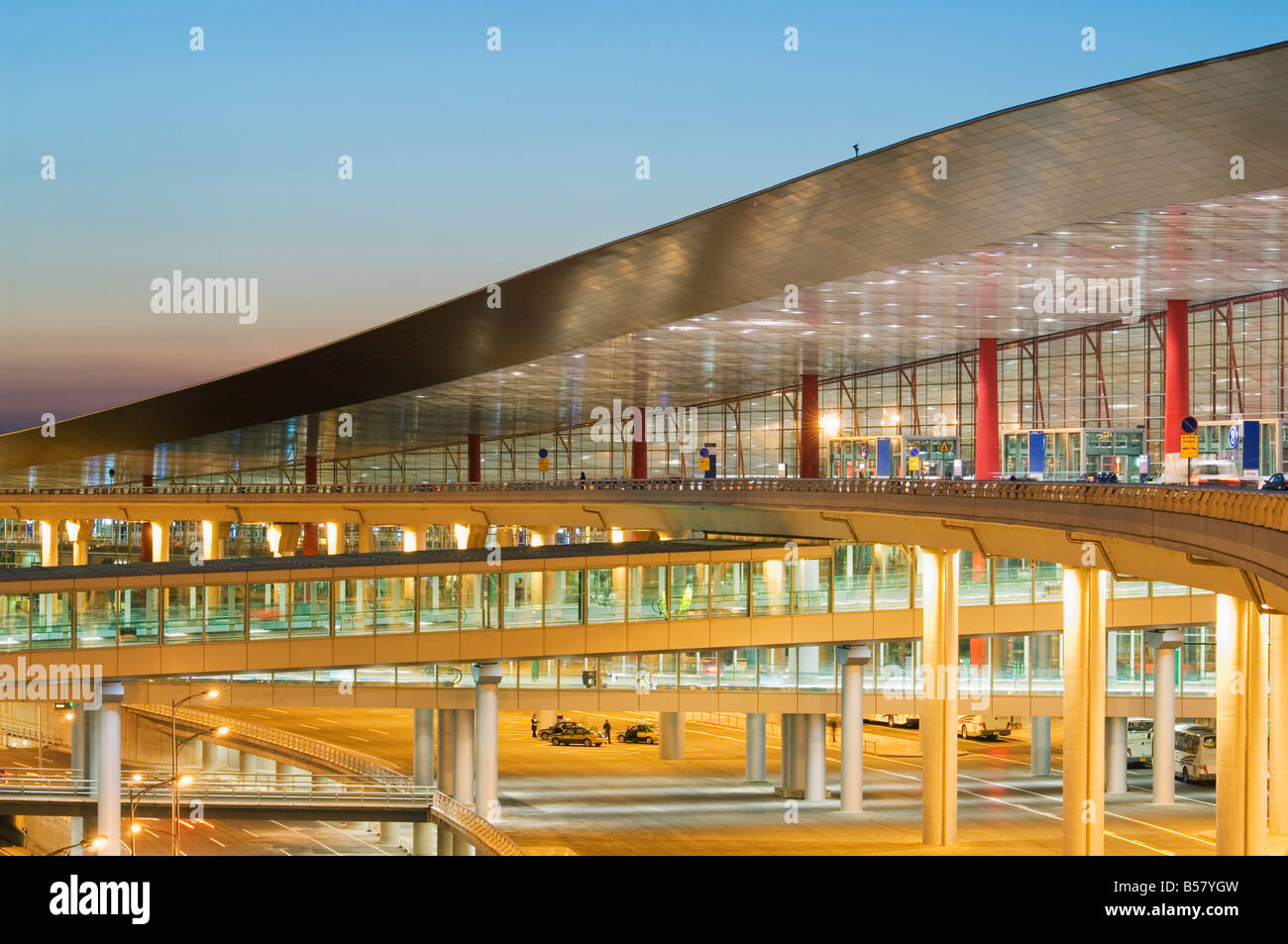 Beijing Capital Airport, Teil des neuen Terminals 3 Gebäude eröffnete Februar 2008, Peking, China Stockfoto