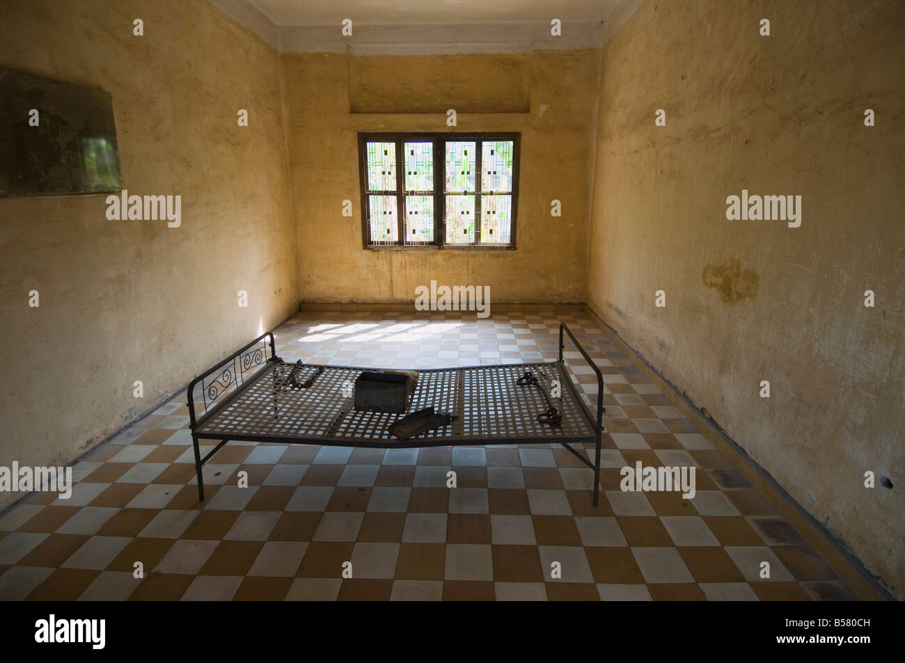 Genozid-Museum in einer ehemaligen Schule, die von Pol Pot für Folter, Phnom Penh, Kambodscha, Indochina verwendet wurde Stockfoto
