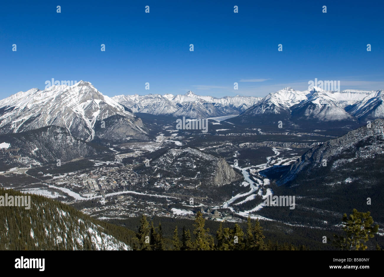 Ausblick auf Banff und Bow Valley, Banff Nationalpark, Alberta, Kanada Stockfoto