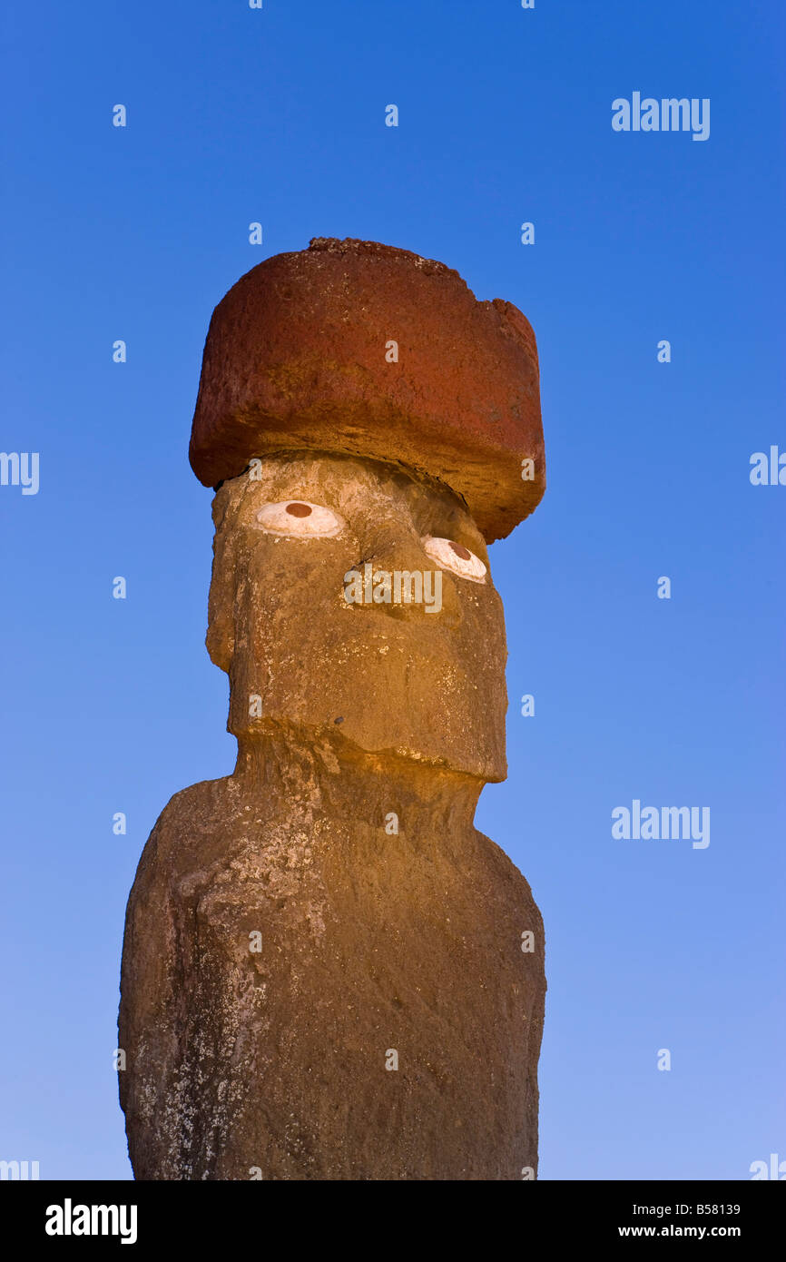 Moai-Statue Ahu Ko Te Riku, die nur Topknotted und beäugte Moai auf der Insel Rapa Nui, Chile Stockfoto