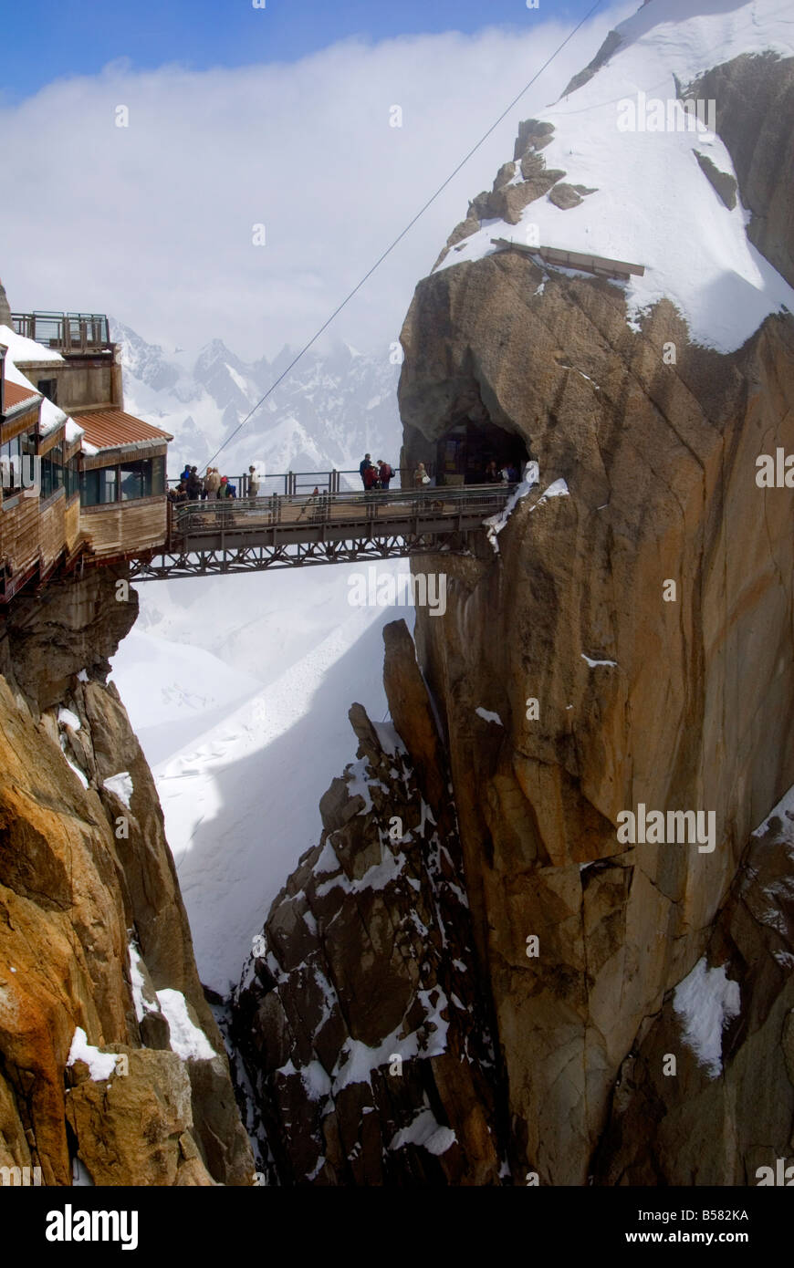 Aussichtsplattform und Gehweg, Aiguille du Midi Chamonix-Mont-Blanc, Französische Alpen, Frankreich Stockfoto
