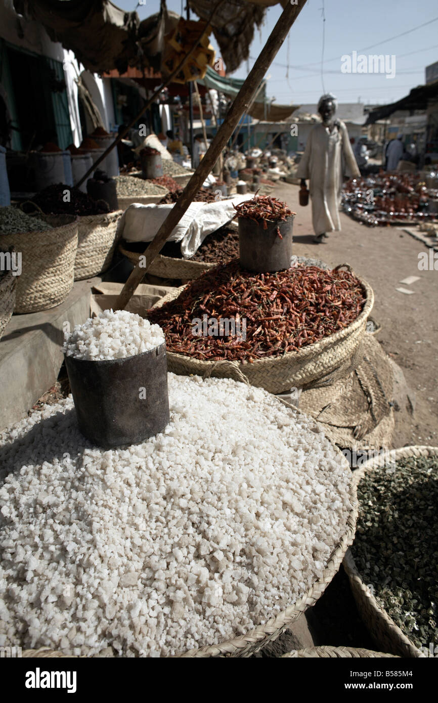 Salz und andere Lebensmittel zum Verkauf in den Souk in Kassala, Sudan, Afrika Stockfoto