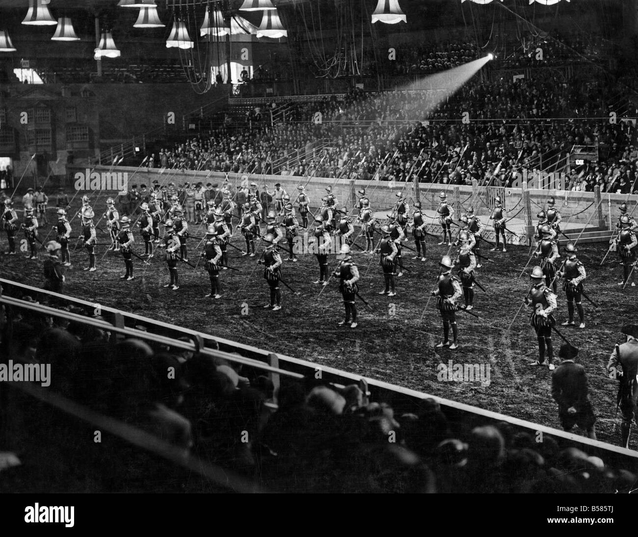 Königliche militärische Turnier. Norfolk Regiment 2. Batalion. Pikeniere bei Übung auf Mousehold Heath, Norwich. Mai 1936 P003709 Stockfoto