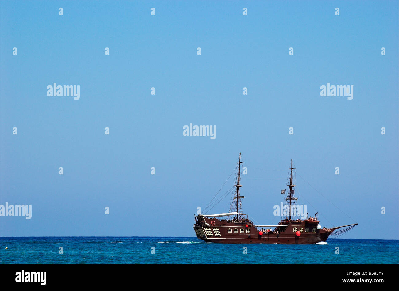 Piratenschiff in Rethymnon Kreta Griechenland, September 2008 Stockfoto