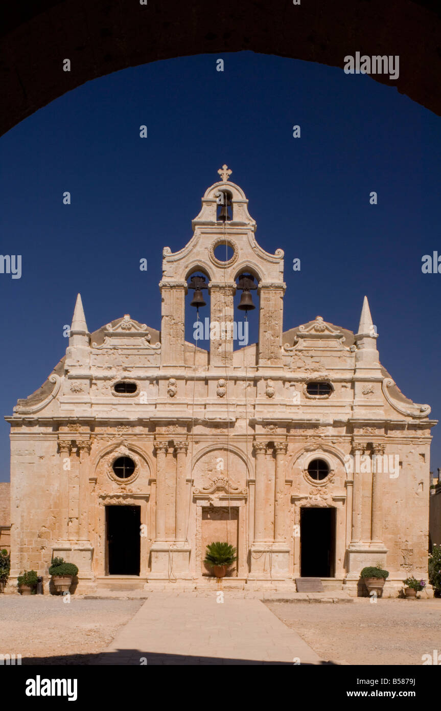 Die Zeit-Fassade des Arhkadhi Klosters (Moni Arkhadhi) fünfundzwanzig Meilen von Rethymnon, Kreta, Griechenland, Europa Stockfoto