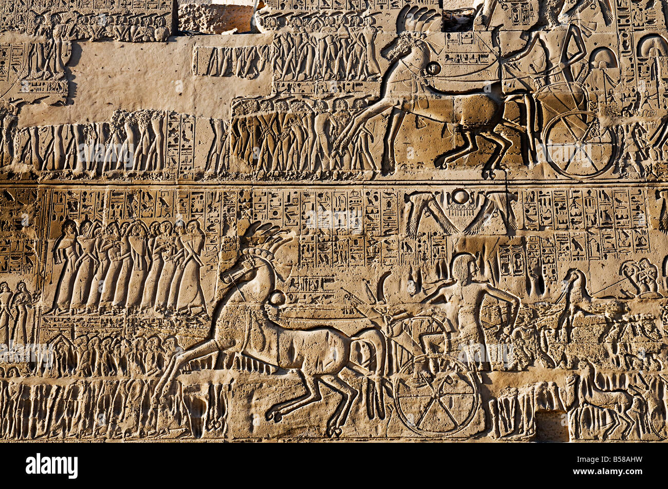 Wandrelief, Tempel des Amun in Karnak, Theben, UNESCO-Weltkulturerbe, Ägypten, Nordafrika, Afrika Stockfoto
