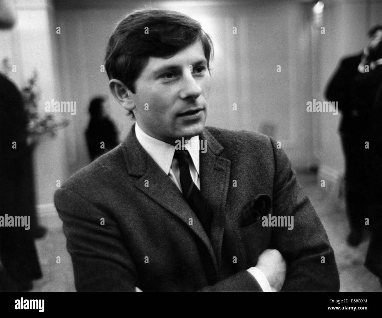 Roman Polanski 21 jährige Regisseur gesehen hier auf die Premeire des Films Abstoßung "starren Catherine De Neuve. Juni 1965 Stockfoto