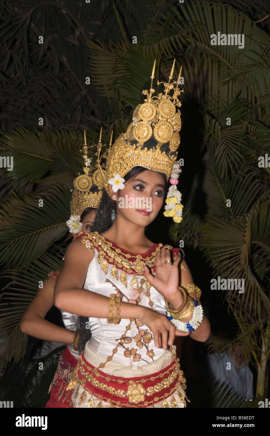 Apsara-Tänzerinnen, Siem Reap, Kambodscha, Indochina, Südost-Asien Stockfoto