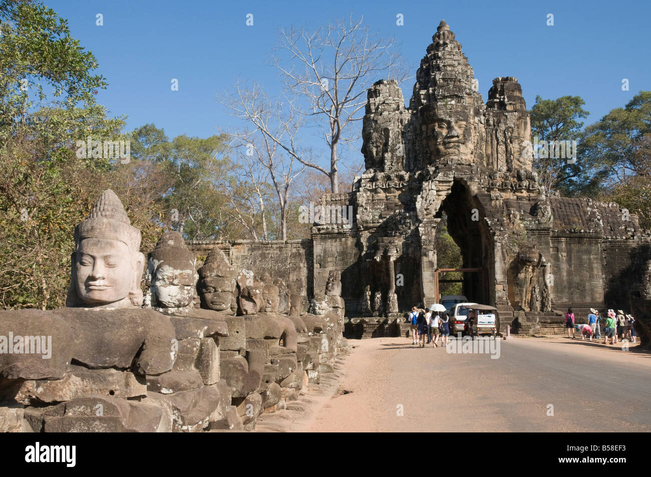 South Gate Eingang zum Angkor Thom, Angkor, UNESCO-Weltkulturerbe, Siem Reap, Kambodscha, Indochina, Südost-Asien Stockfoto