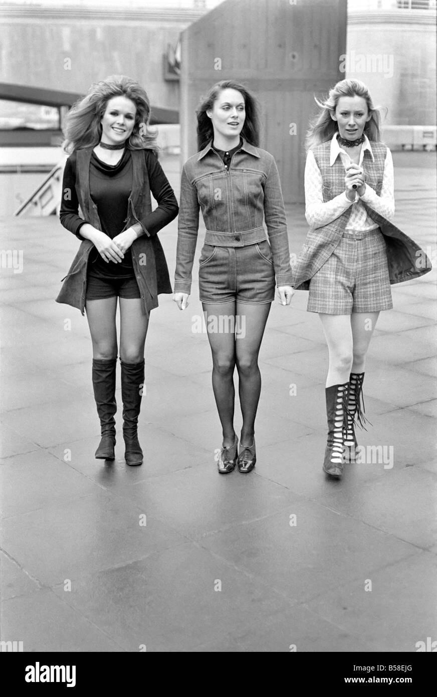 70er Jahre Mode: Shorts. Januar 1971 71-00161-015 Stockfotografie - Alamy