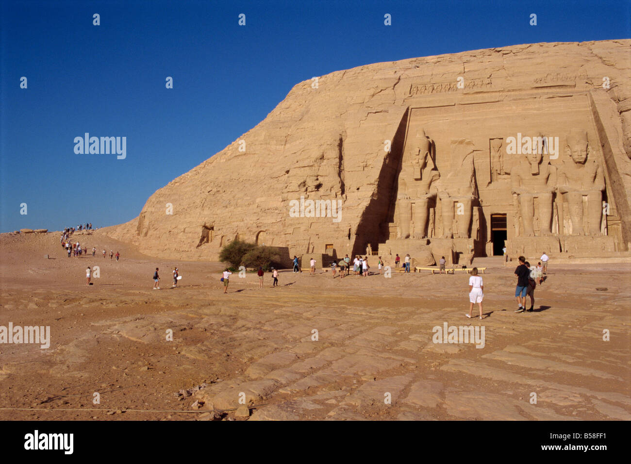 Tempel von Re-Herakhte für den Pharao Ramses II. (der große), zog als Assuan-Hochdamm gebaut, Abu Simbel, Ägypten Stockfoto