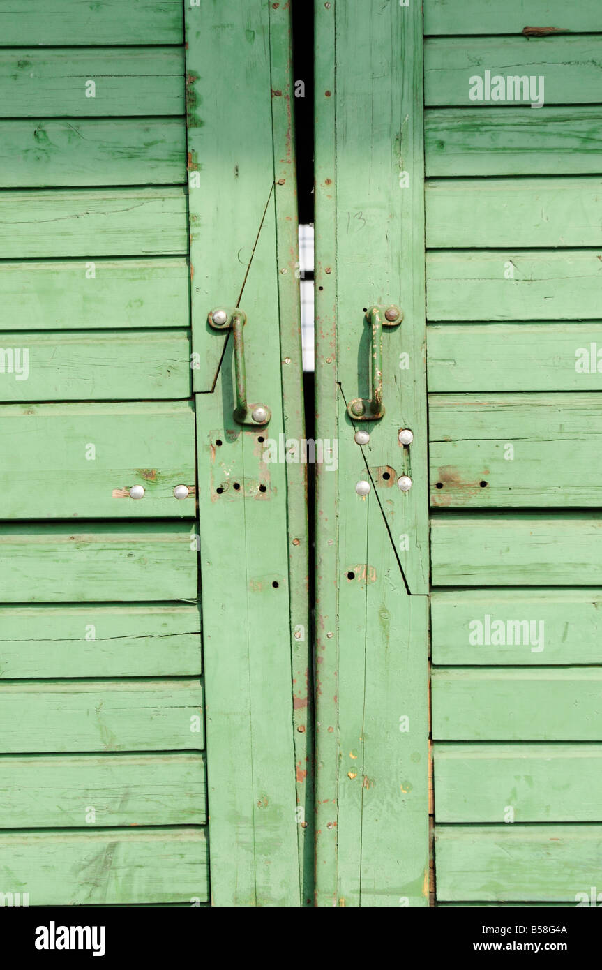 Grüne Tür Eines Lagerhauses Im Hamburger Hafen Deutschland Green Door eines Lagerhauses in der Hamburger Hafen Deutschland Stockfoto