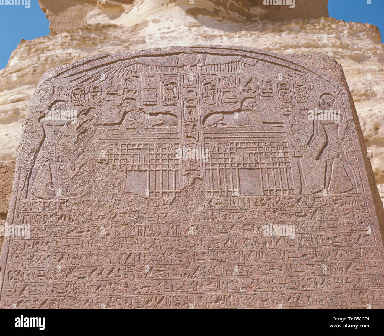 Nahaufnahme von der geschnitzten Stele vor die große Sphinx von Gizeh Ägypten R Ashworth Stockfoto