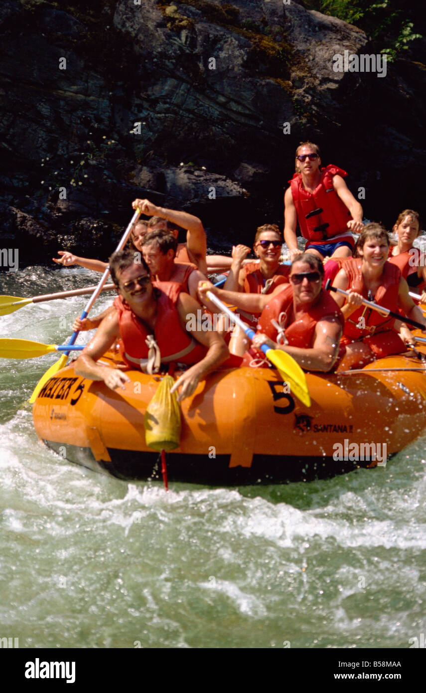 Wildwasser-rafting Adams River British Columbia Kanada Nordamerika Stockfoto