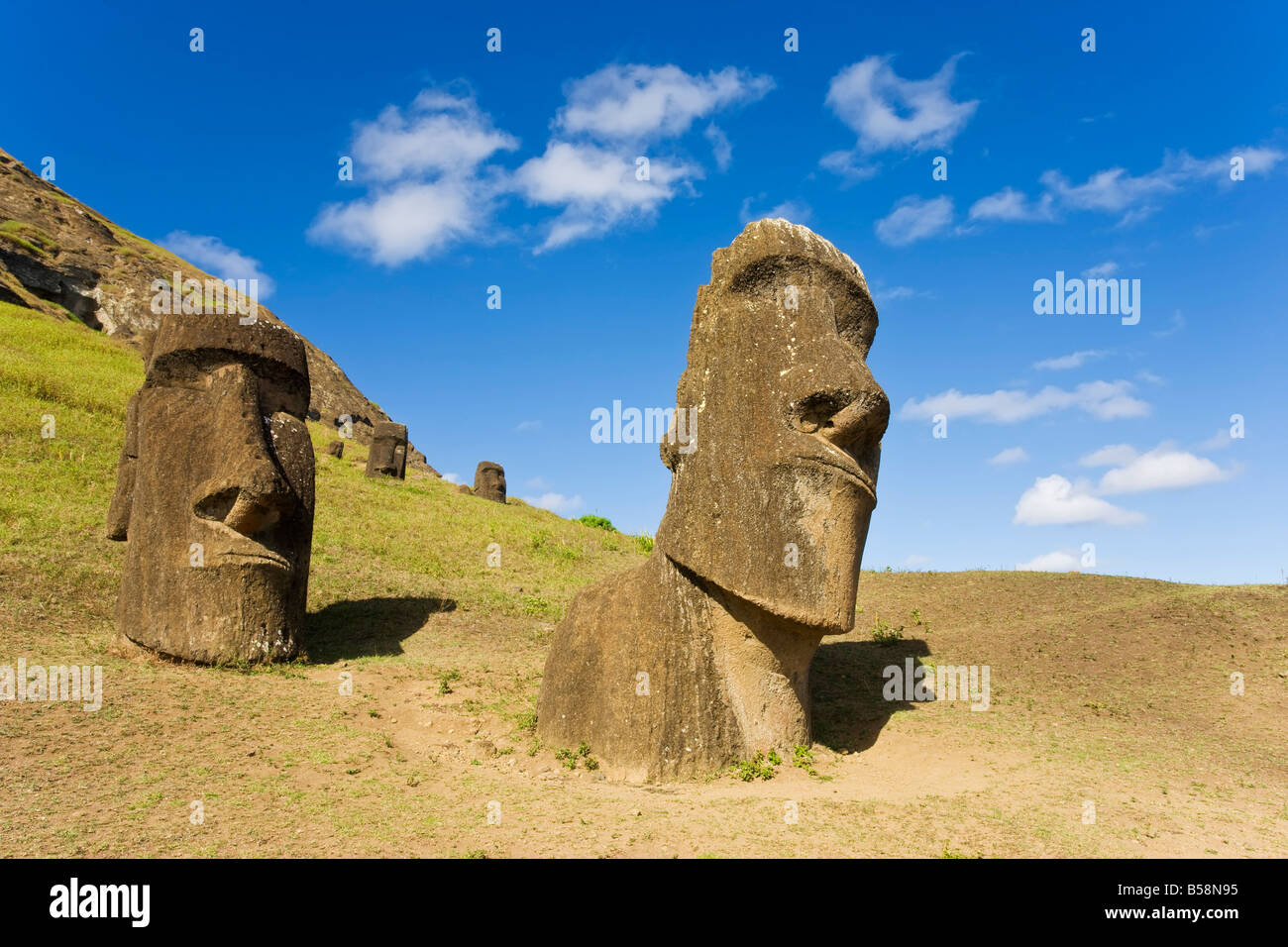 Moai Statue Von Der Osterinsel – Kleine Skulptur Aus Polyresin Im Anthrazit Look, 12,7 Cm